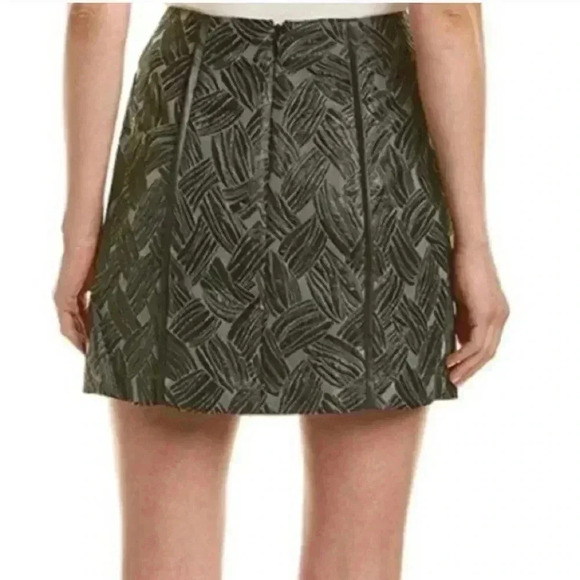 BCBGMaxAzria Black Basket Weave Jacquard Mini Skirt Size XXS - Picture 2 of 8